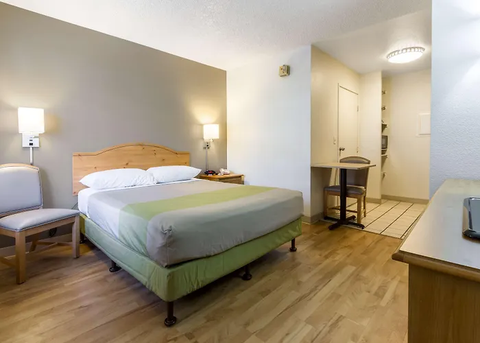 6-tempe, Az Hotel 3*